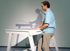 Beschwingt - Stand-up Workstation by Thomas Duster