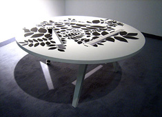 TTTisch - Hangable Table by Isabel Quiroga
