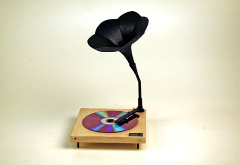 Phonograph CD Player by Yong Jieyu & Ama Xue Hong Bin