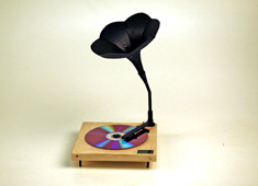 Phonograph CD Player by Yong Jieyu & Ama Xue Hong Bin