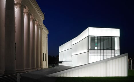 Extension of Nelson-Atkins Museum of Art by Steve Holl