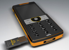 Sony Ericsson Plays Nice With Thumb Drives