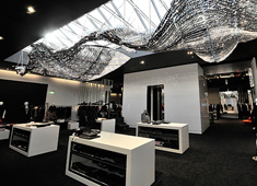 Crowning the White Gallery