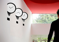 Clock in the Wall