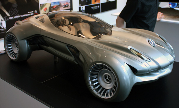 Mercedes-Benz Cyborg Sensation Vehicle C.S.V. by Derek Chik Kin Ng
