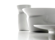 Handling Porcelain