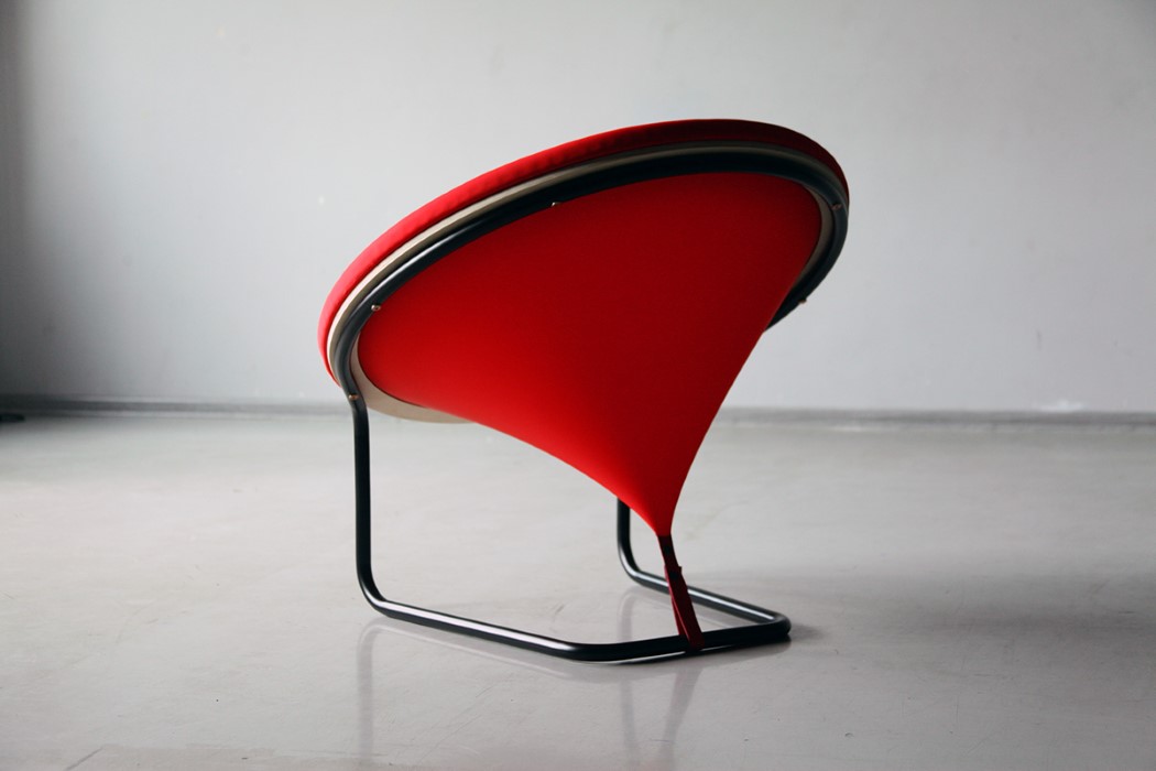 red_dot_chair_3