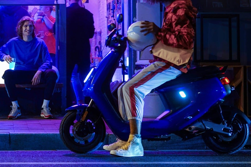 niu_electric_scooter_hero