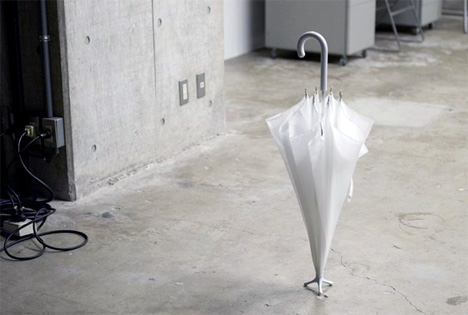 Self Standing Umbrella by Hironao Tsuboi