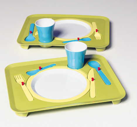 Puzzle Tray Helps Children Set Table Setting