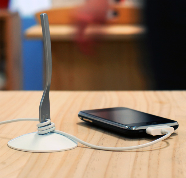 Fork And Cream Sauce – Cable Management by Lufdesign