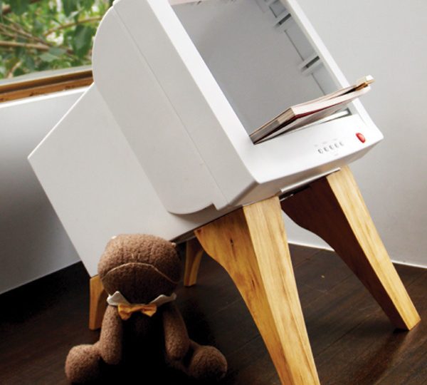 Levitating Table Yanko Design