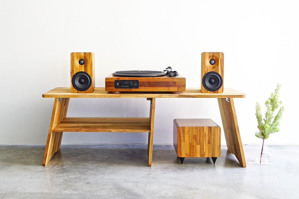 Turntable Layout Design The Way your Music Was Meant to be Heard - Yanko Design
