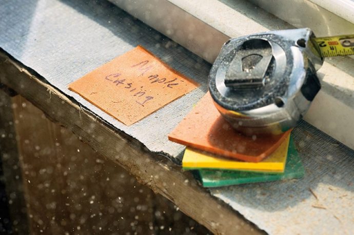 Ideas come and go. The Post-It Extreme goes nowhere!