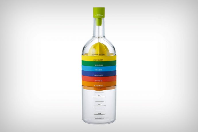 This bottle is your ultimate all-in-one kitchen tool!