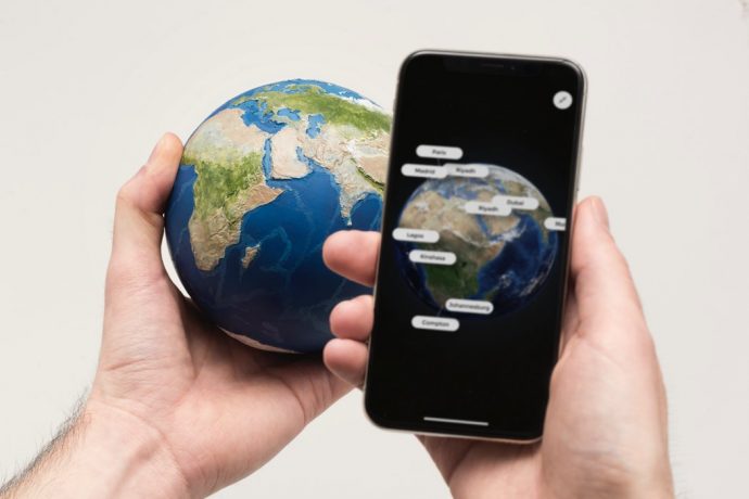 Map, Meet App. This AR Globe Brings Our Planet Earth to Life!