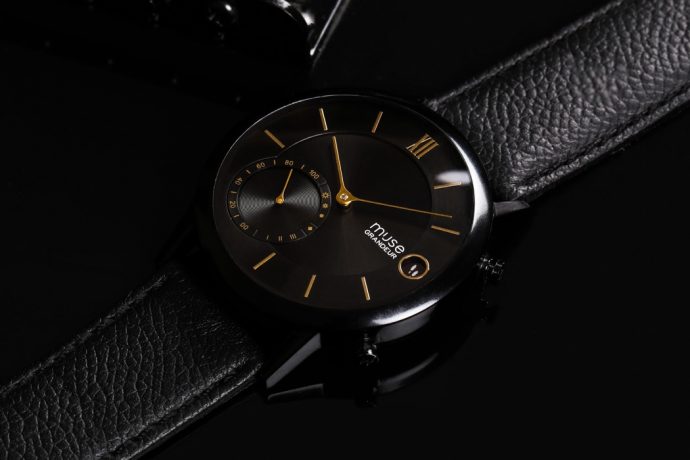 The Muse is a 100% Smartwatch and a 100% Analog Watch