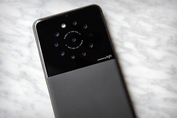 Smartphone with a dual camera? How about 7 more?