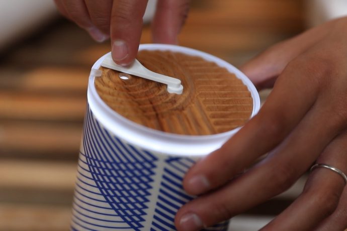 Most Aroma Diffusers Look Old and Oriental. The Zen Looks Modern.