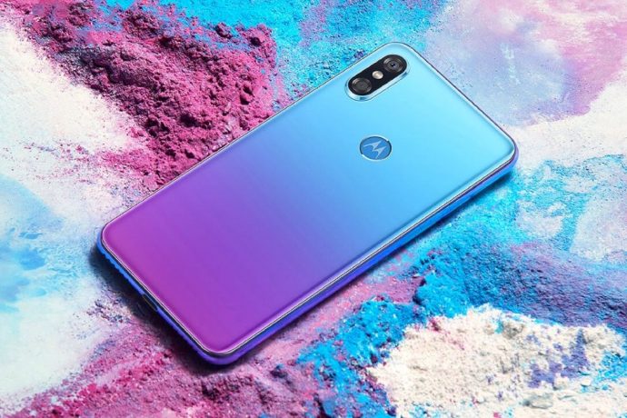 Motorola’s new phone looks depressingly unoriginal