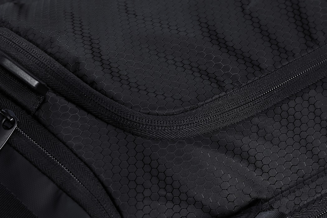 A Sports Duffle that also doubles up as your gym locker - Yanko Design