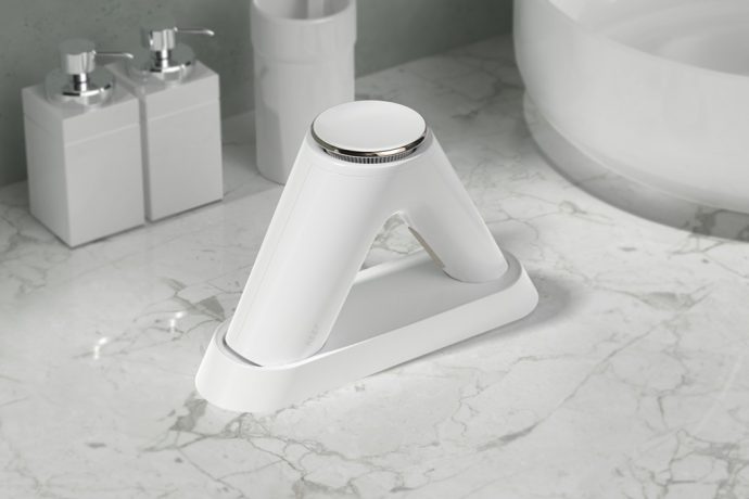 A Wireless Hairdryer That’s Fit for Display!