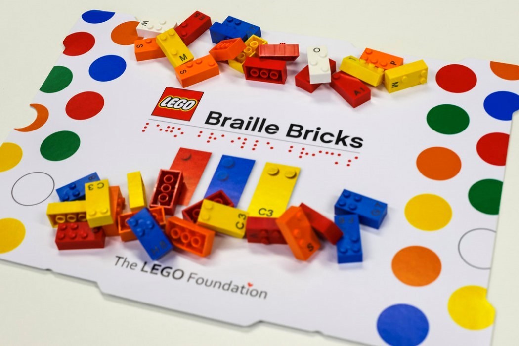 Ydmyg James Dyson af These LEGO bricks are designed to teach kids Braille - Yanko Design
