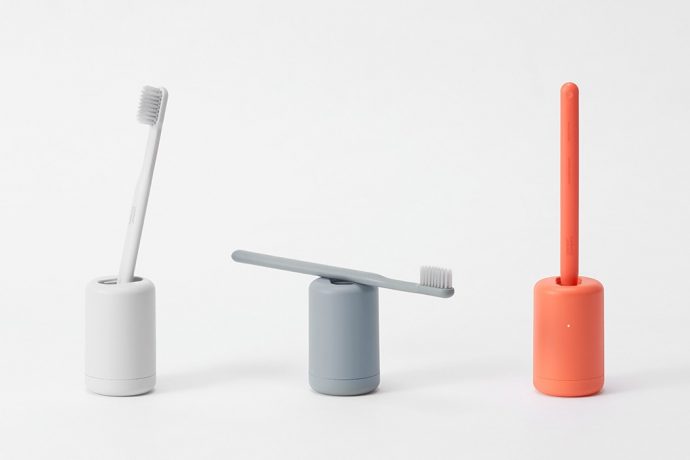 Usetool’s minimal toothbrush holds a complete sterilization center!