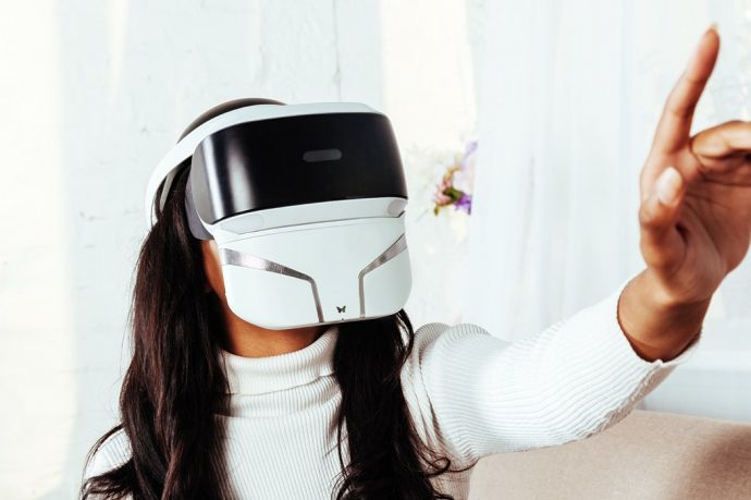 The first multisensory VR mask to bring smell, mist, vibrations into the picture!