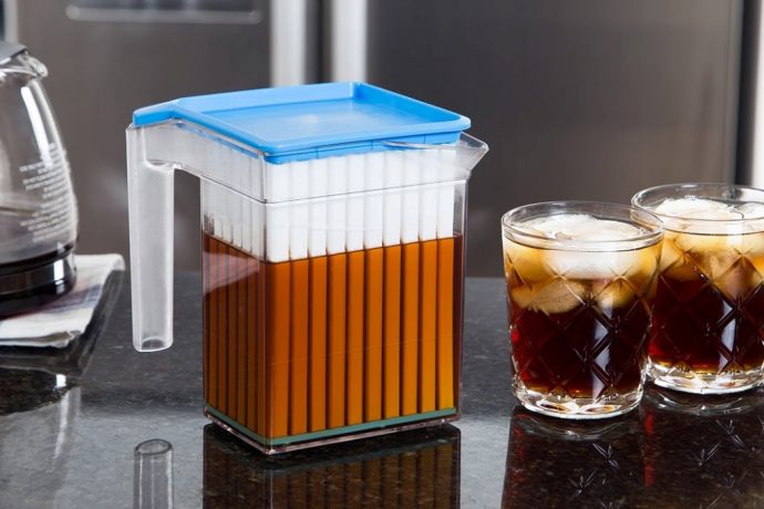 Two minutes is all it takes for this jug to turn hot coffee into an icy-cold beverage