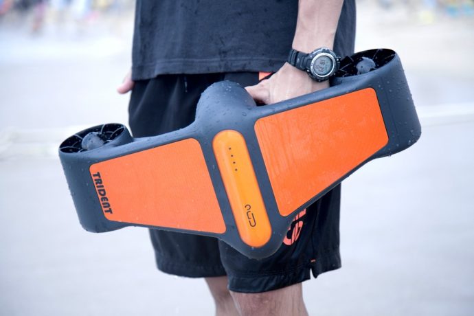 This underwater scooter lets you explore the ocean with breath-taking ease