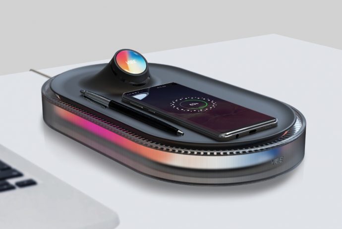 Let the colors speak louder than words with this charger/tray that displays your emotions