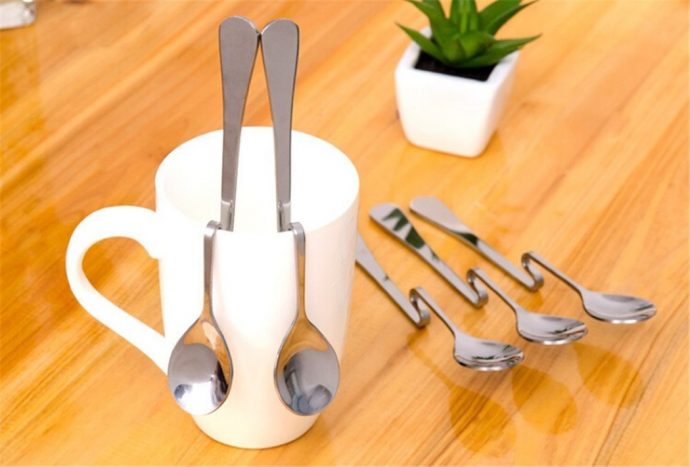 Oddly shaped teaspoons that are perfect for hanging on the rim of your coffee-cups