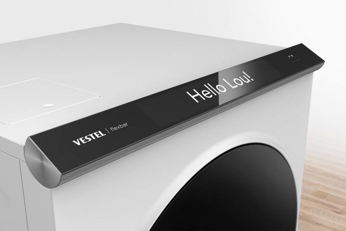 Rotate this washing machine’s display to set your washing preferences with ease