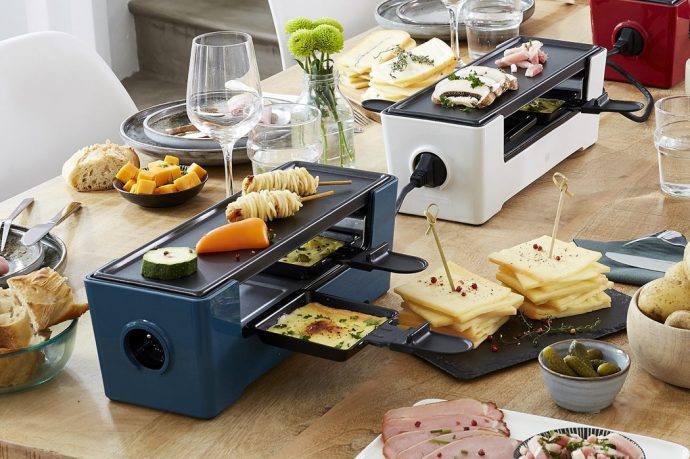 These modular Daisy Chained hotplates connect to feed breakfast family style!