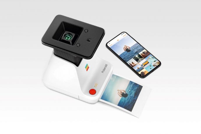 This nifty desktop gadget turns your smartphone’s photos into printed Polaroids