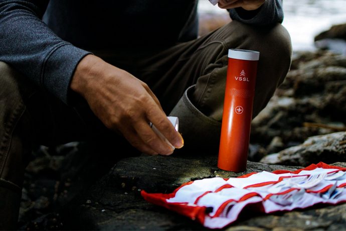 Always stay prepared with this EDC first aid kit functioning as a flashlight and compass!