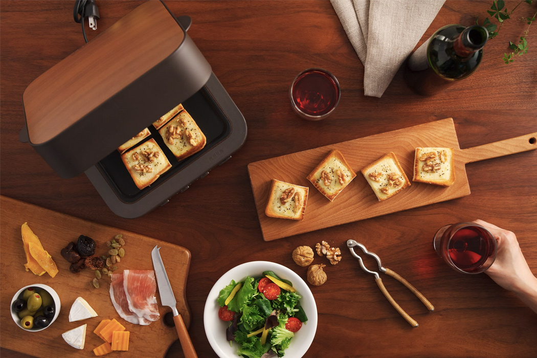 Mitsubishi's bread oven perfects a slice of toast in true Japanese style! -  Yanko Design