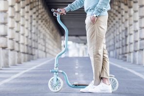 This uniquely colorful scooter comes with an ergonomic twist!