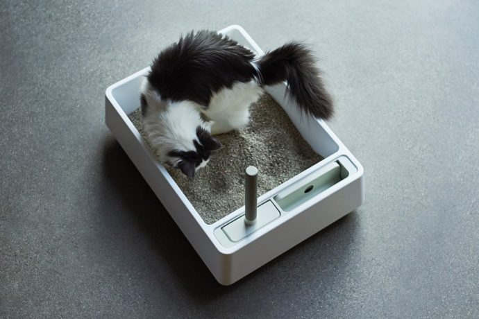 A Scandinavian-styled minimalist cat litter-box that puts IKEA’s furniture to shame