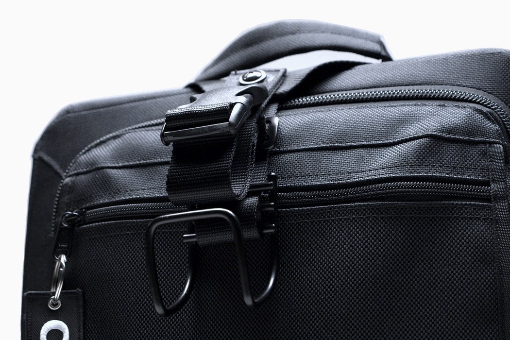 An airline pilot designed the world's most efficient travel luggage - Yanko  Design