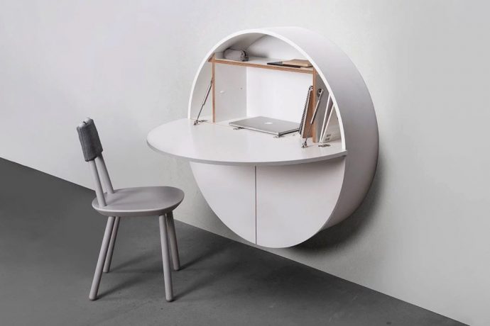 The writing desk that sort of looks like a low-key minimalist artpiece