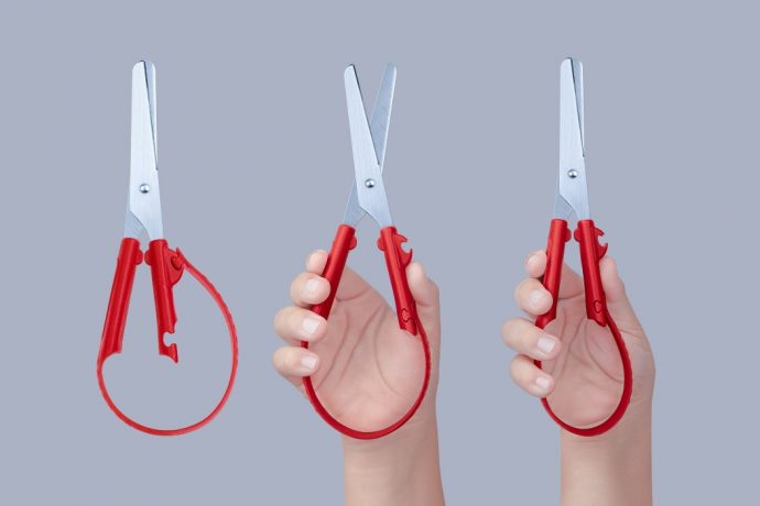 This ingenious safety-scissor’s arc-shaped handle serves as both a lock and a spring!