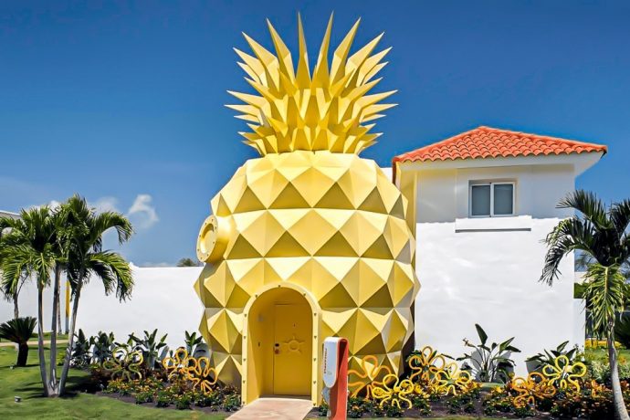 Spongebob fans! This Pineapple Villa will top your travel bucket list!