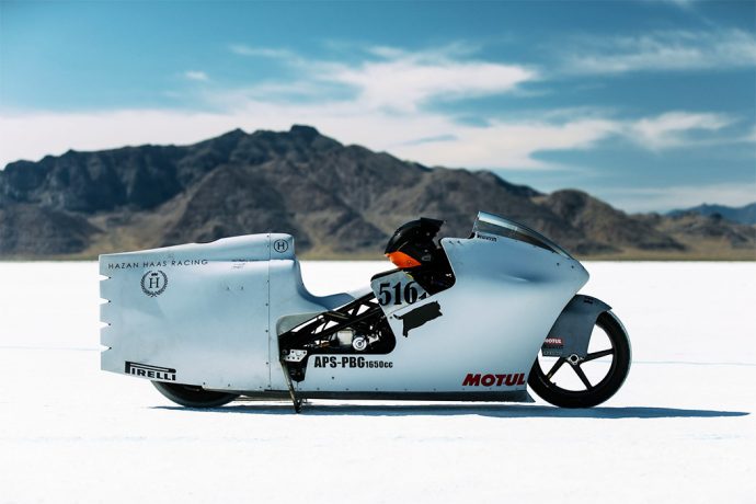 Max Hazan designs a racing bike that embraces a fighter jet aesthetic