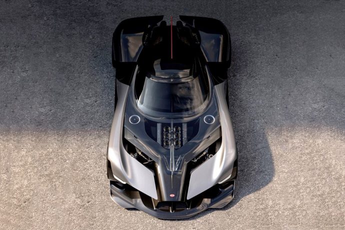 The gorgeous Bugatti La Finale concept tributes and highlights its internal combustion engine