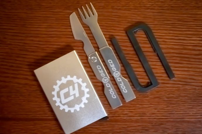 This compact cutlery set fits right into your wallet’s card-holder!