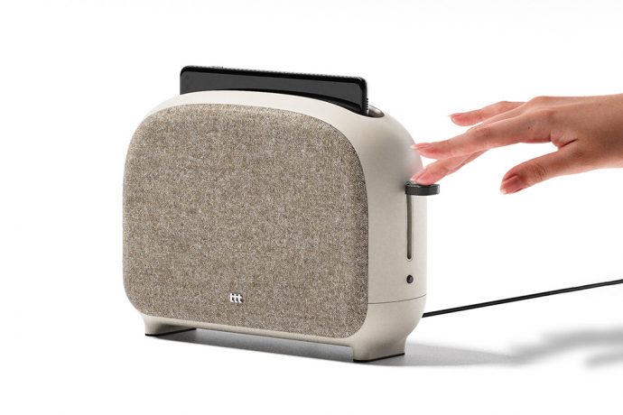 Toast the bacteria off of your smartphones!