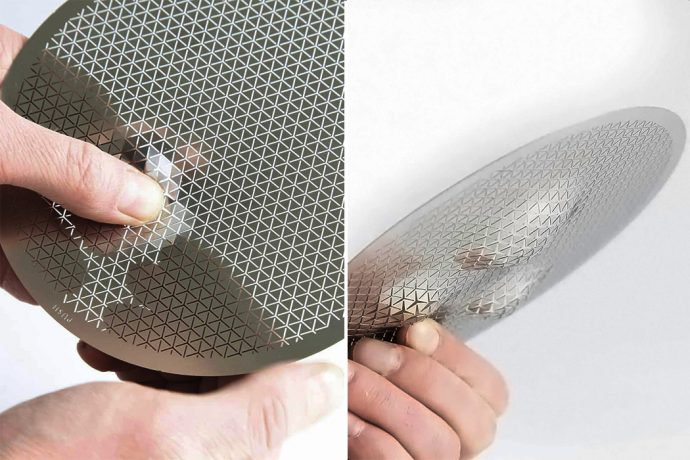Turn this flat metal disc into a bowl with your bending powers!