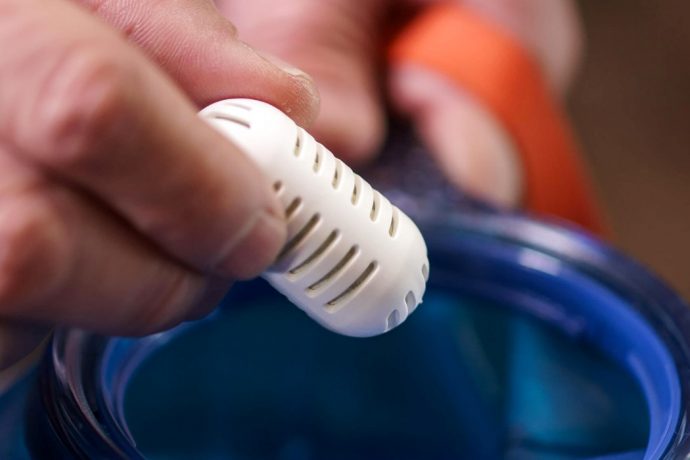 This tiny pod-shaped device is the world’s smallest reusable water purifier